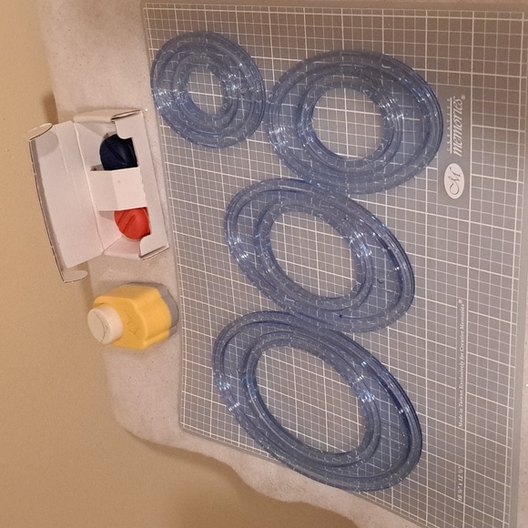 Creative Memories Cutting System Ovals Cutting Mat Blades Templates - Picture 2 of 8